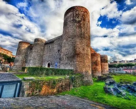 San Camillo House * Katania